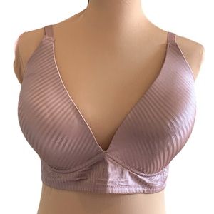 Adrienne Vittadini Wireless Bras Size 42 D